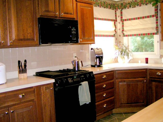 Picture Of Microwave In Kitchen
